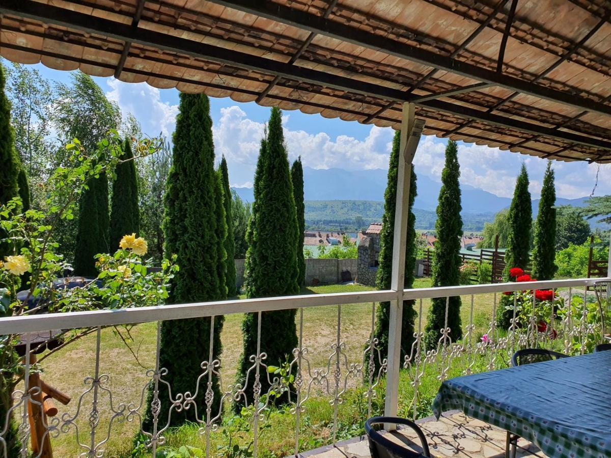 Casa Carpati Apartamento Zărneşti Exterior foto