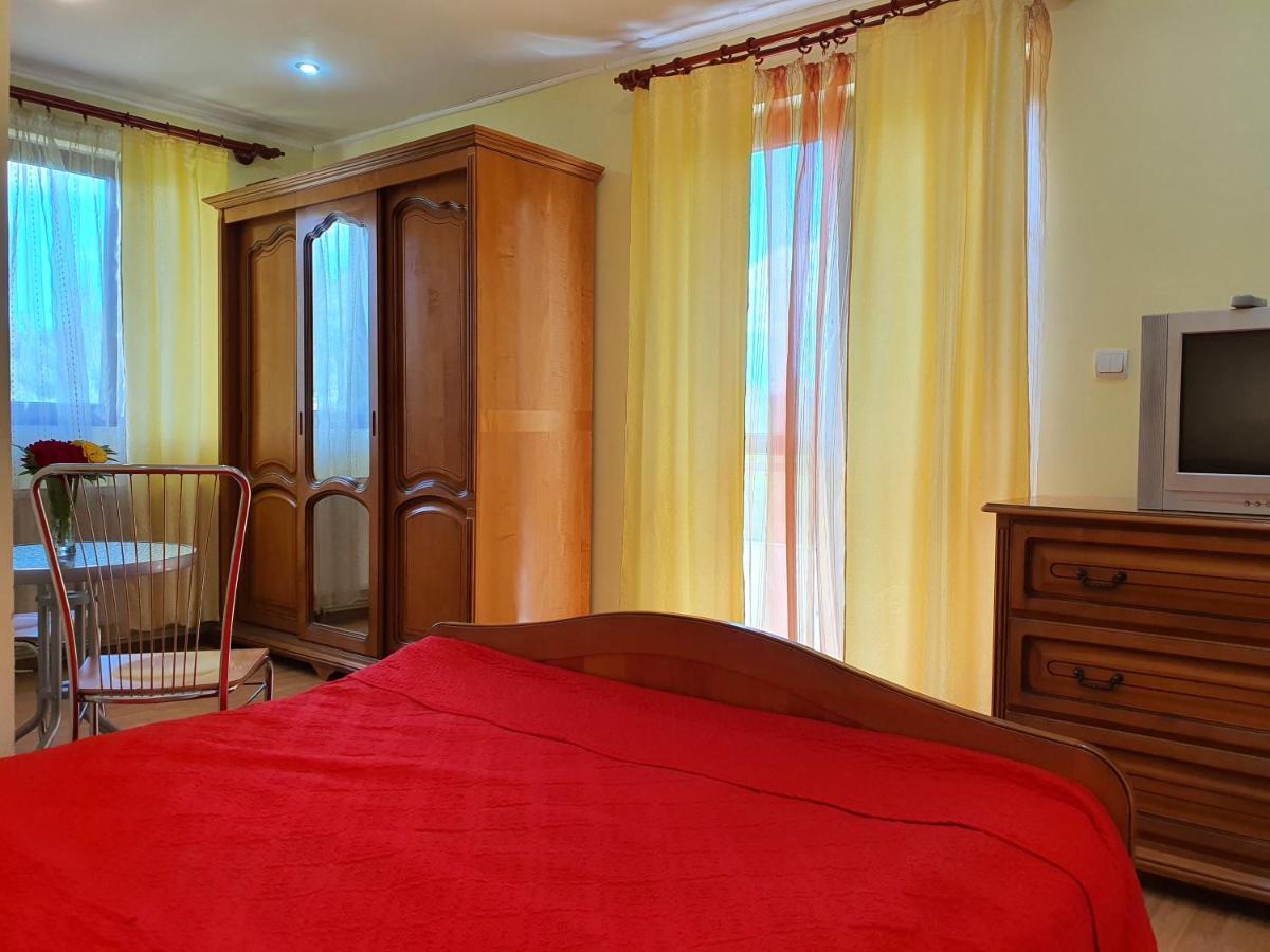 Casa Carpati Apartamento Zărneşti Exterior foto